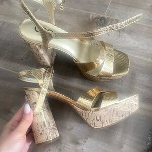 Stunning Platform Heeled Cork Sandals - 8 - Gold